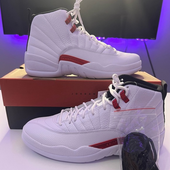 Jordan 12 (Size 9) - Picture 2 of 7